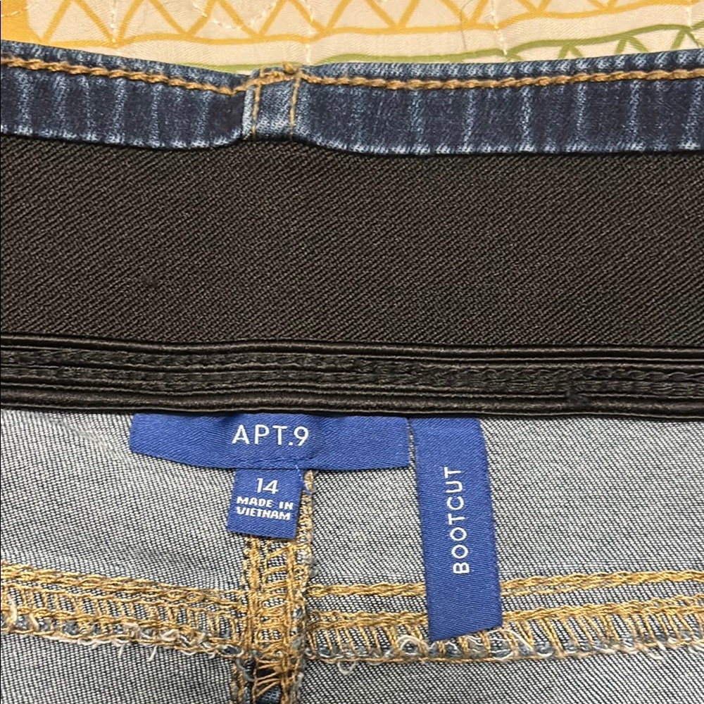 APT.9 Bootcut Jeans